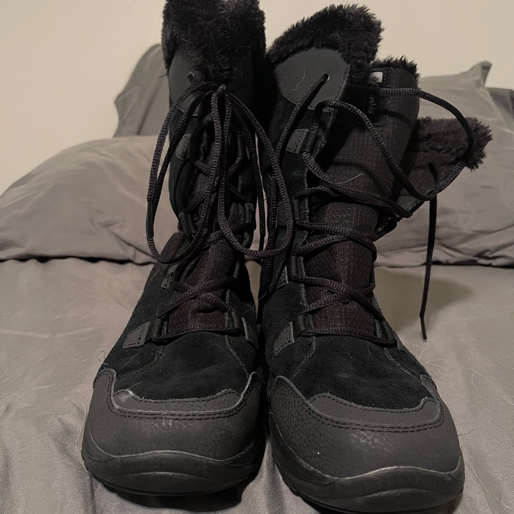 Women’s Columbia Ice Maiden Boots - Size 10.5